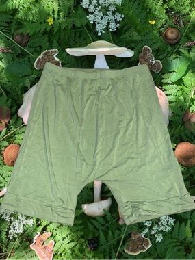 Kyte Baby Olive Green and magenta Toddler shorts (Bundle)